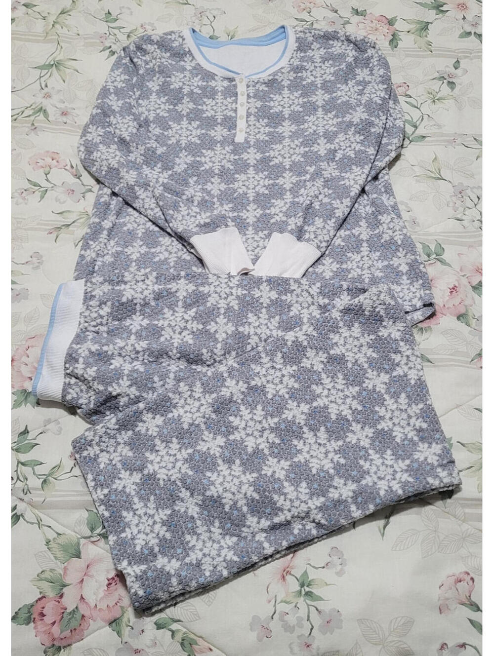Nautica Women's Textured Stretch Microfleece 2-Piece Pajamas Set, Med, Grey